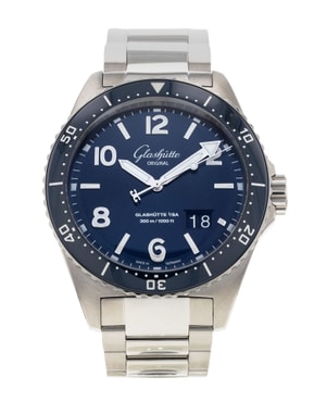 Browse our selection of automatic watches from prestigious brands such as Blancpain, Bell & Ross, Breitling and Rolex.